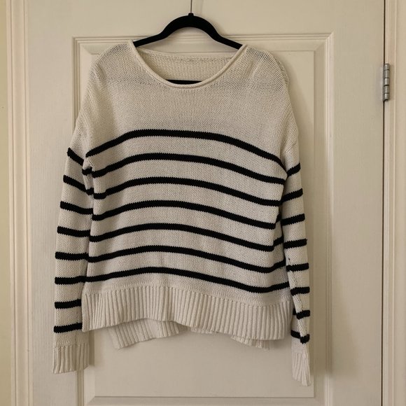 Forever 21 Sweater - Picture 1 of 1